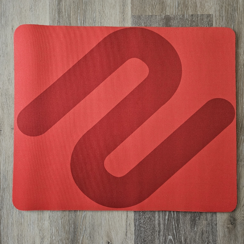 Keyboard / mouse pad